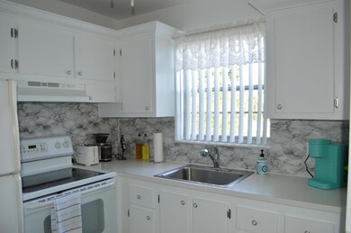 347 Windsor O, West Palm Beach, FL 33417 - photo 4