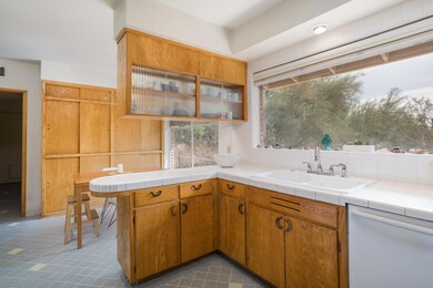 AZA_Listings_Adams_4202_E_StJosephWay_Im