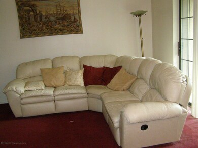 29 Donna Ct unit 11, Staten Island, NY 10314 - photo 5