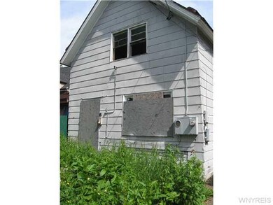 Other Back house w/ 3 bedrooms, two baths