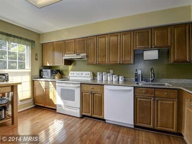 12266 Wye Oak Commons Cir, Burke, VA 22015 - photo 6