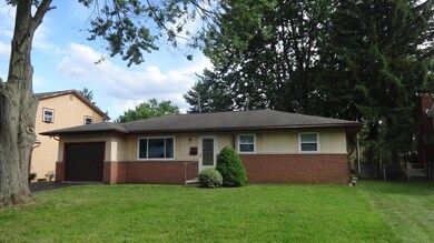 1741 Pin Oak Dr, Columbus, OH 43229 - photo 2