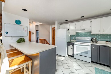 28 Vickers St, Edgartown, MA 02539 - photo 7