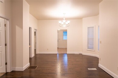 806 D Ave NW, Cedar Rapids, IA 52405 - photo 3