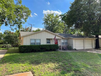 725 Oak Dr, Hurst, TX 76053 - photo 3