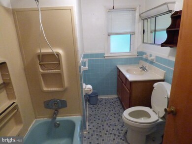 971 Homberg Ave, Essex, MD 21221 - photo 4