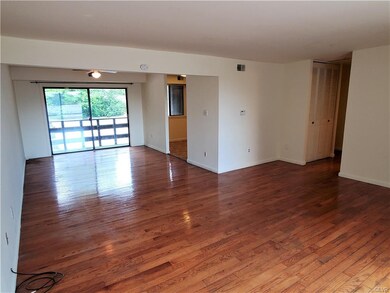 1590 Alta Dr unit D5, Whitehall, PA 18052 - photo 2