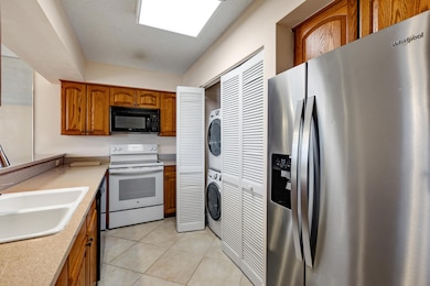 3930 S ROOSEVELT N302