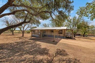 216 Hamilton Ln, Fredericksburg, TX 78624 - photo 3