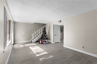 3301 Fairview Ln, Las Vegas, NV 89121 - photo 5