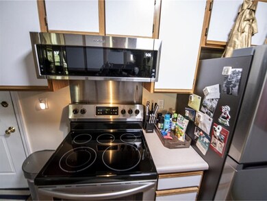 323 Hildred Dr unit 323, Burlington, VT 05401 - photo 5