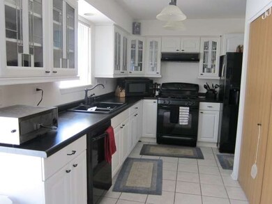 2112 Aberdeen Dr, Carpentersville, IL 60110 - photo 2