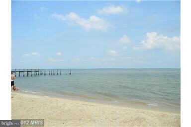 526 Potomac River Ave, Colonial Beach, VA 22443 - photo 6