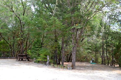 260 Honeycutt Dr, Grants Pass, OR 97526 - photo 3