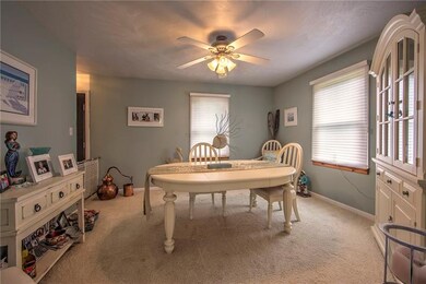 BEAUTIFUL DINING ROOM FOR ALL OF YOUR HOLIDAY MEAL