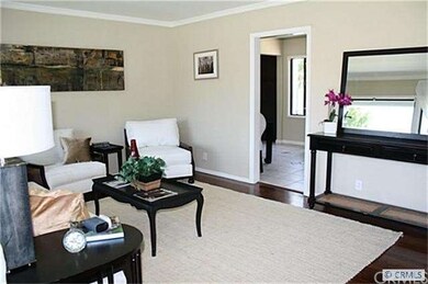 Crown molding's
