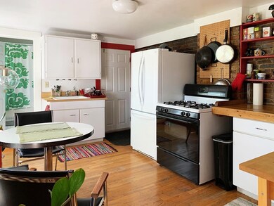 77 Oak St unit 2, Somerville, MA 02143 - photo 3