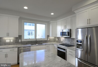 909 Parker Gray School Way unit DUNCAN, Alexandria, VA 22314 - photo 3