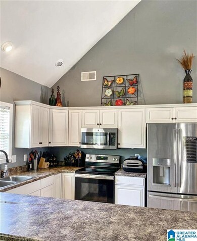 427 Camden Cove Cir, Calera, AL 35040 - photo 5