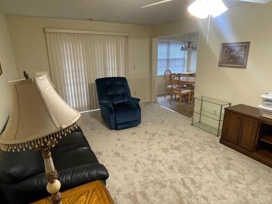 402 Newport Ct, Fords, NJ 08863 - photo 5