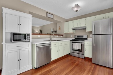 9-web-or-mls-2909-badger-dr