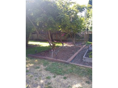 805 Lynn Ln, Eugene, OR 97404 - photo 6