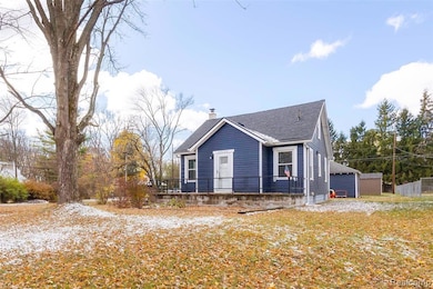 20203 Hubbard St, Livonia, MI 48152 - photo 2