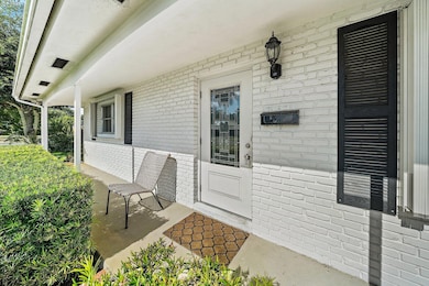 201 Worth Ct N, West Palm Beach, FL 33405 - photo 5