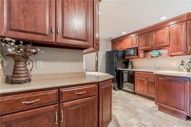 2412 East Blvd, Bethlehem, PA 18017 - photo 5