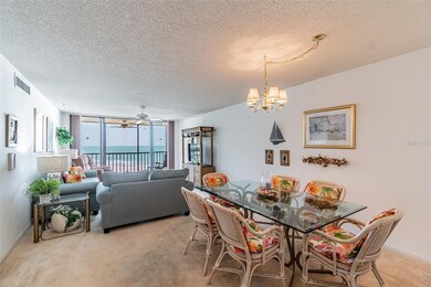 Large dining area for entertaining