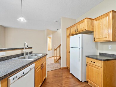 181 Larpenteur Ave E Unit B Maplewood MN 55117 USA