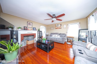 28 Trinity Place, Staten Island, NY 10310 - photo 3