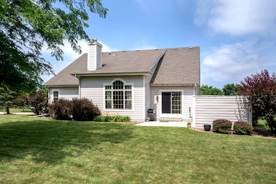 9729 W Prairie Grass Way, Franklin, WI 53132 - photo 6