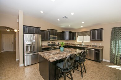 Large Island and Breakfast Bar