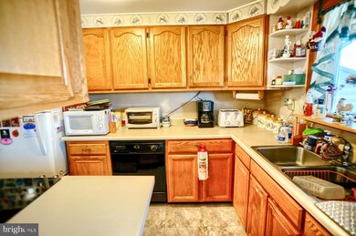 271 Carlisle Ave, Enola, PA 17025 - photo 5