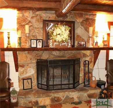 Such a gorgeous fireplace with spacious mantel to 