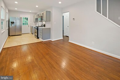 2202 Breton Dr, District Heights, MD 20747 - photo 3