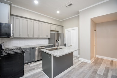 1040 Columbia St unit B, Houston, TX 77008 - photo 6