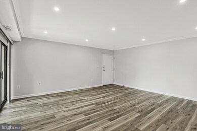 Fairfax West Condos
Fairfax West Condos
107 unit 204, Fairfax, VA 22030 - photo 6