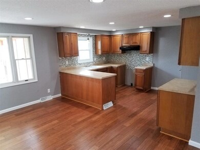 3915 Monterey Dr, Waterloo, IA 50701 - photo 7