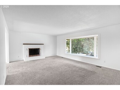 Living Room-Fireplace