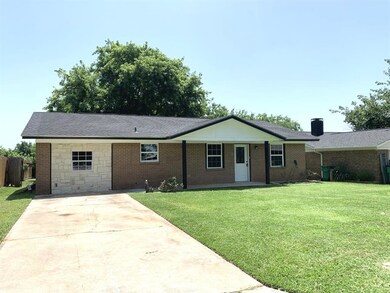 1912 Arkansas St, Gainesville, TX 76240 - photo 2
