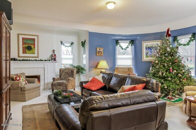 Living Room (1)