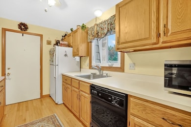 3146 Main St unit 3146, Palmer, MA 01069 - photo 4