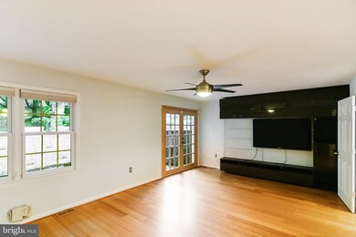 655 N Armistead St, Alexandria, VA 22312 - photo 3
