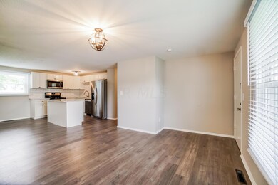 006-photo-living-room-9558654