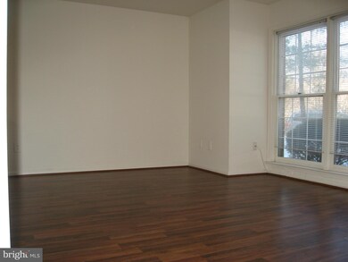 5700 Brewer House Cir, Rockville, MD 20852 - photo 5