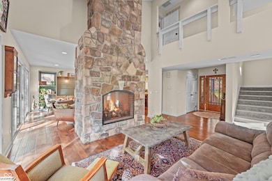 11416 Forest Knoll Cir, Fishers, IN 46037 - photo 6