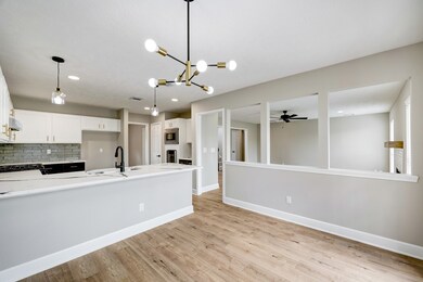 4001 Spring Branch Dr E, Pearland, TX 77584 - photo 5