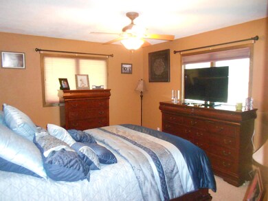 Master Bedroom<|><|>